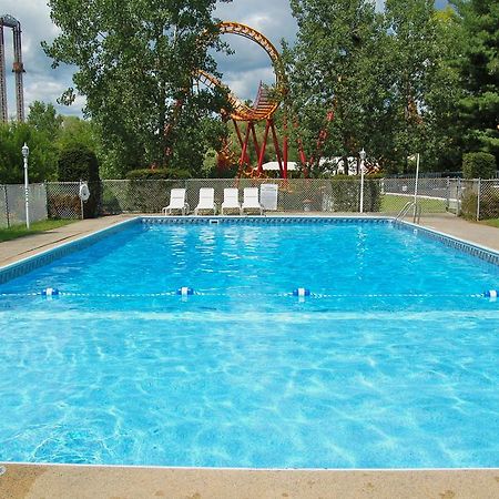 Wakita Court Motel Куинсбъри Екстериор снимка