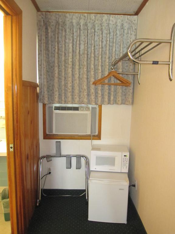 Wakita Court Motel Куинсбъри Стая снимка