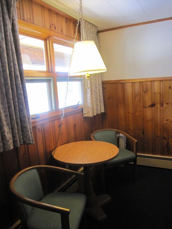 Wakita Court Motel Куинсбъри Стая снимка