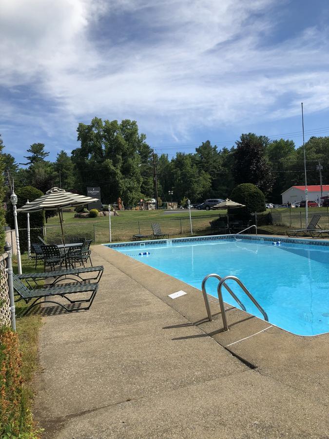 Wakita Court Motel Куинсбъри Екстериор снимка