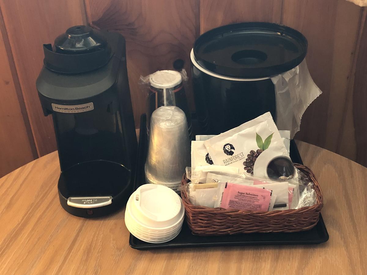 Wakita Court Motel Куинсбъри Екстериор снимка