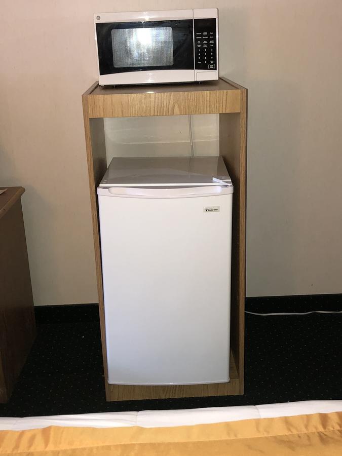 Wakita Court Motel Куинсбъри Екстериор снимка