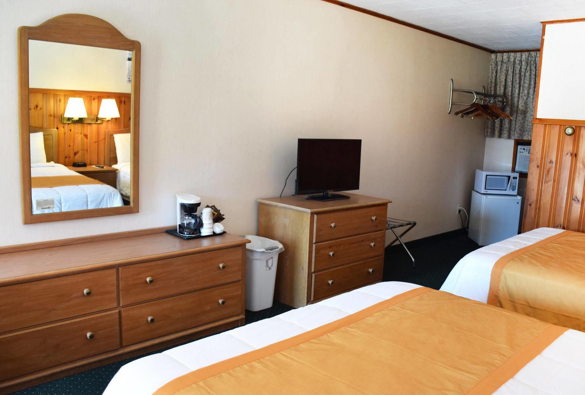 Wakita Court Motel Куинсбъри Екстериор снимка