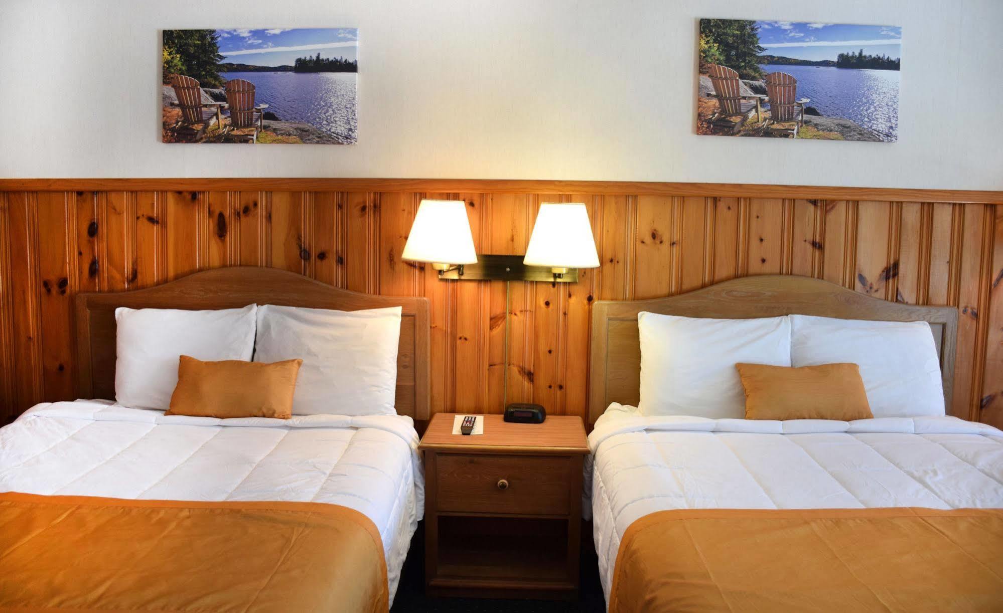 Wakita Court Motel Куинсбъри Екстериор снимка